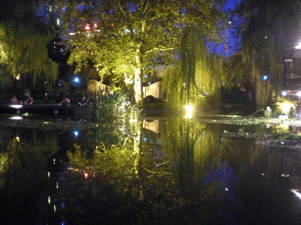 Jing An Park at night