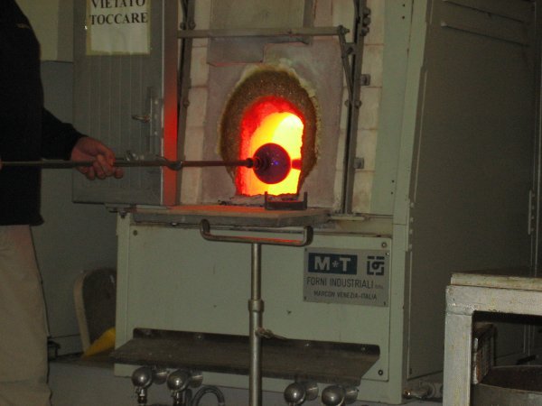 Heating the glass vase