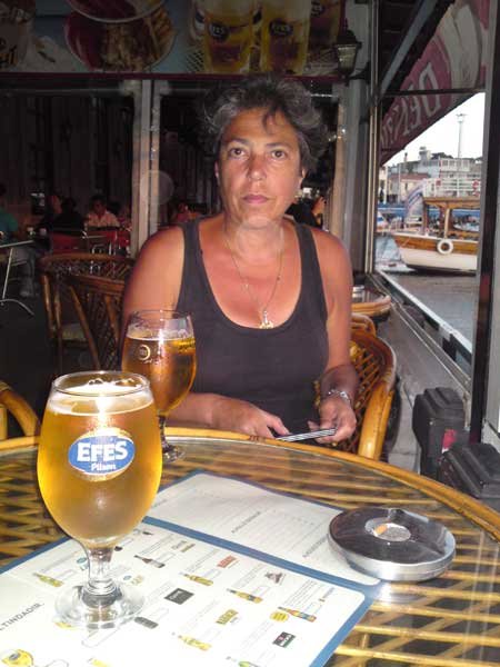 Glass of Efes