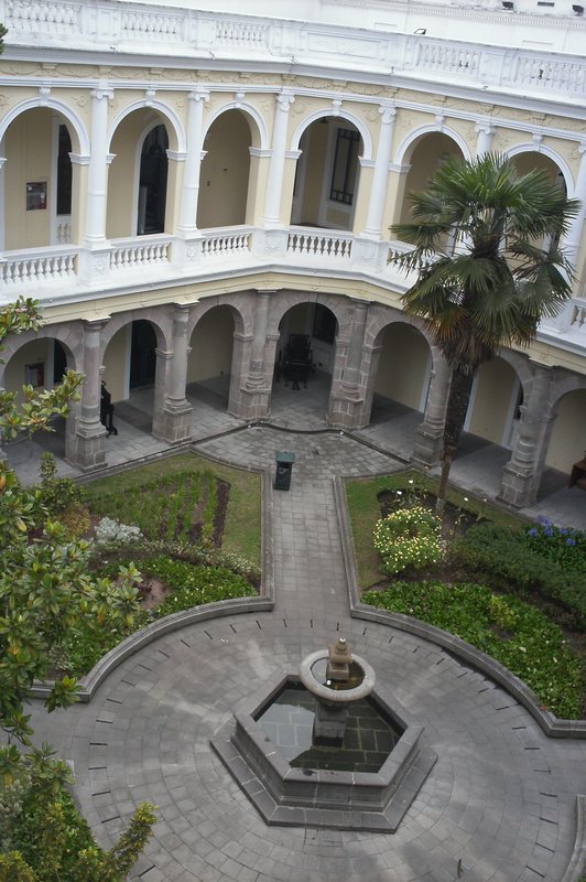 Inner courtyard at the Centro cultural