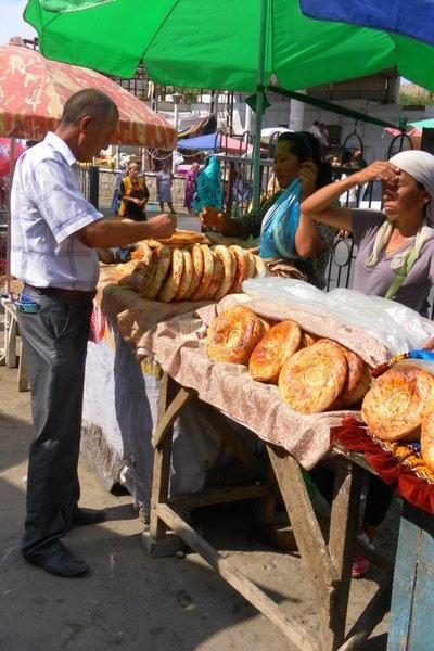 Bread Buyıng, Kyrgyzstan