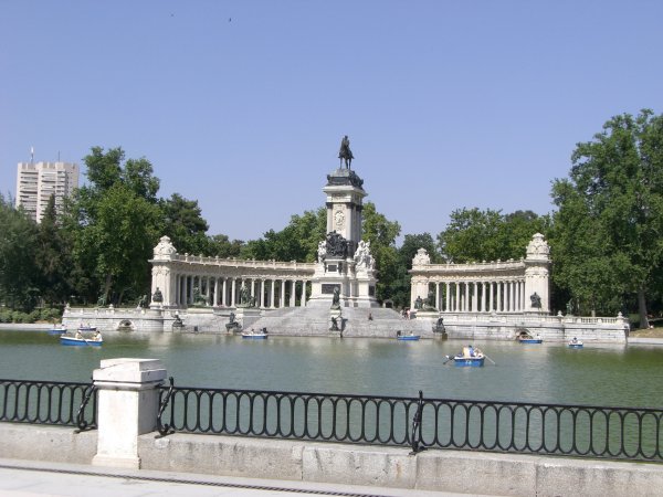 El Retiro Fountain