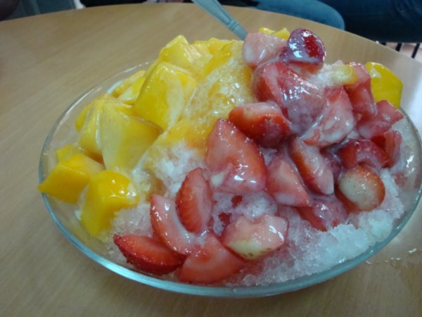 Mango, strawberry with absoibed milk