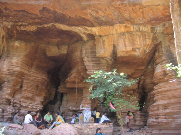 Akkamahadevi caves