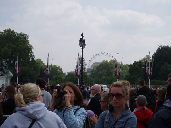 the croud at the changing of the guards