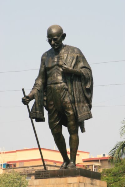 Mahatma gandi statue in Mumbai