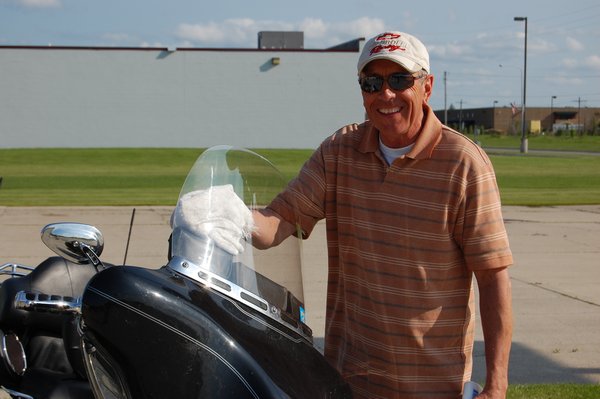 Darell Rau truly was agentlemen...he always kept our windscreens free from bugs...and there were lots of MN bugs!  Thanks Darell.