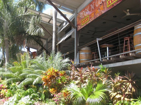 70's pub botanic garden  Darwin