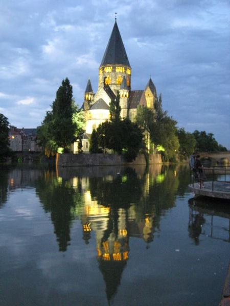 Metz at night