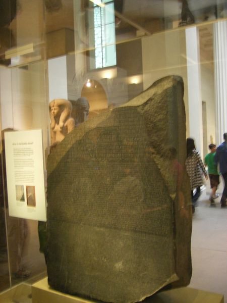 Pierre de Rosettedu British Museum