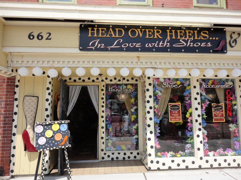 Shoe Store - Head over heels