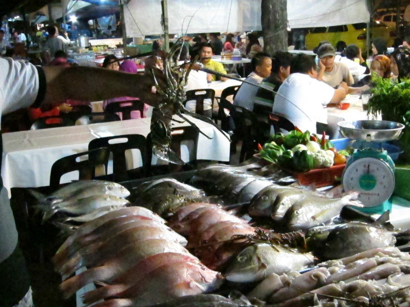 So many fish at the wet market