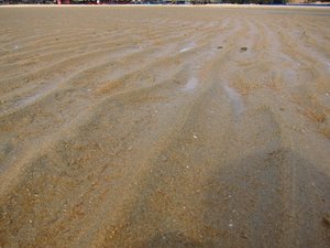 Wavey sand