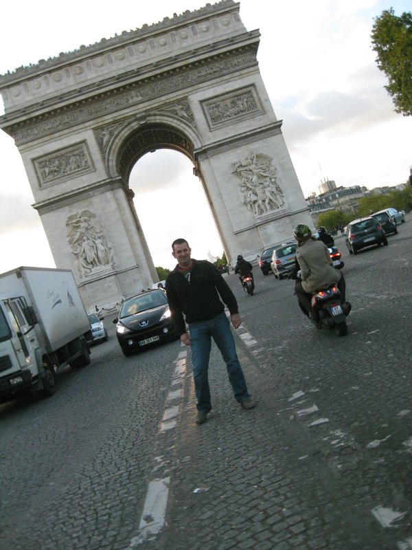 Doug at the Arc de Triomphe