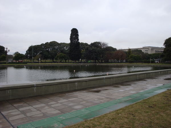 Plaza JJ de urguiza lake