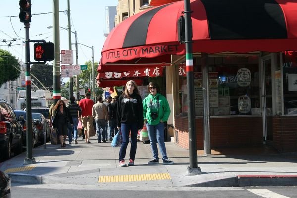 Walking Through Chinatown !