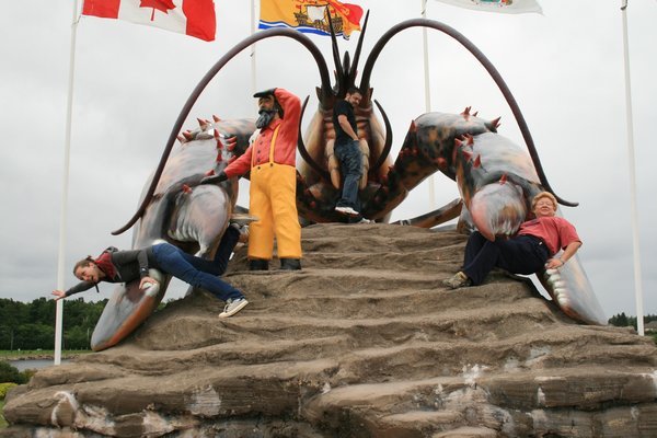 Lynn, Jason & Heidi on the World's Largest Lobster