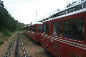 An oncoming train on the Pikes Peak Cog Railway