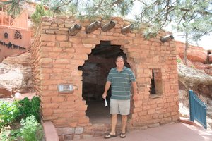 My hunny in front of the Manitou Cliff Dwellings