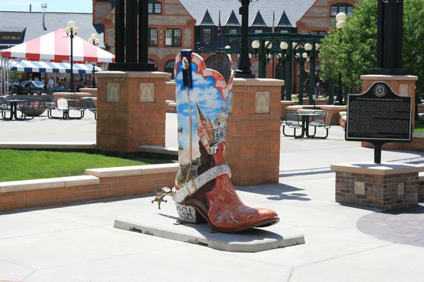 Cute boot in downtown Sheridan......they had them all over town.