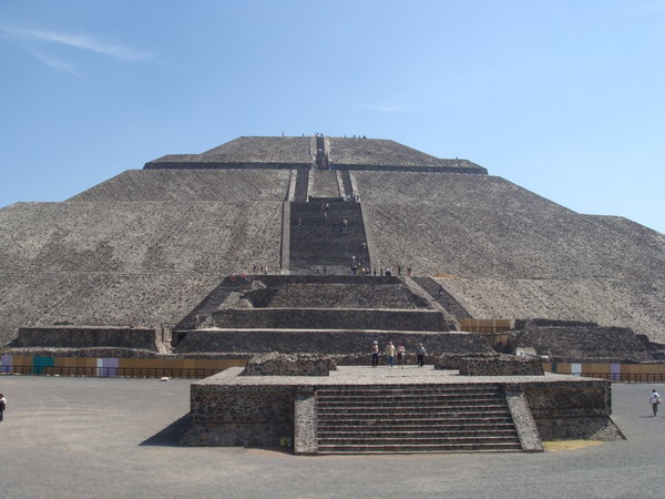 Solar pyramid