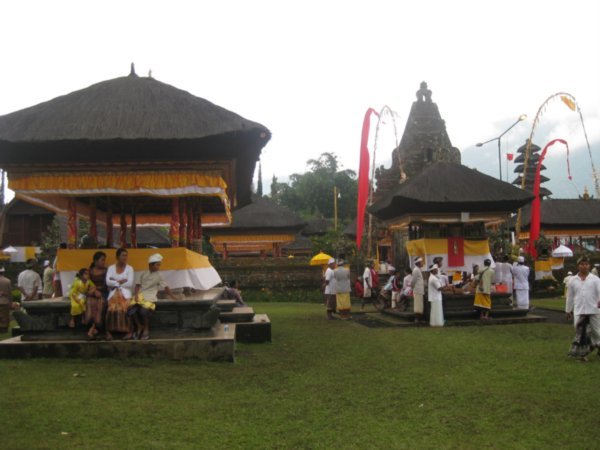 11. Ceremony at Ulun Danu Bratan temple, Bali