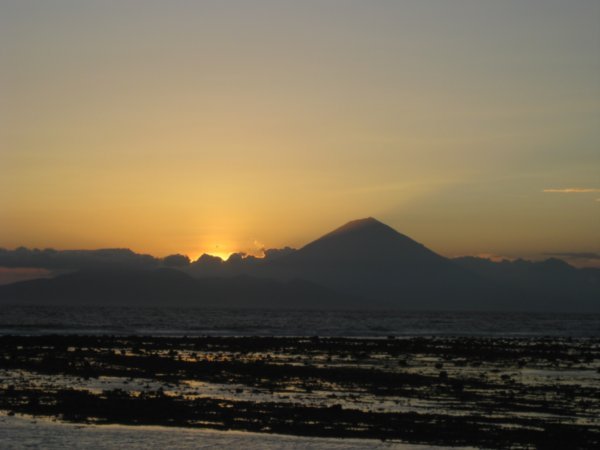 15. Gunung Agung in Bali at sunset from Gili Trawangan