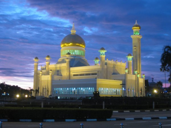 22. Omar Ali Saifuddien Mosque, BSB, Brunei