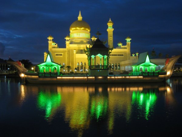 23. Omar Ali Saifuddien Mosque, BSB, Brunei