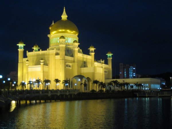 24. Omar Ali Saifuddien Mosque, BSB, Brunei
