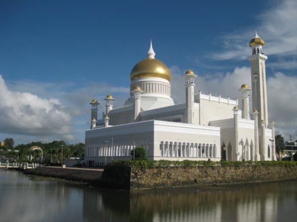 26. Omar Ali Saifuddien Mosque, BSB, Brunei