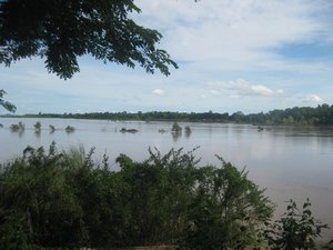 30. Cambodia lies across the Mekong from Don Khon