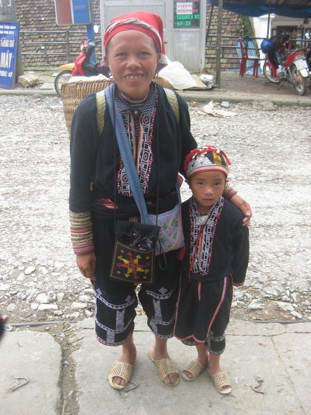 27. Red Day woman and child in Sapa
