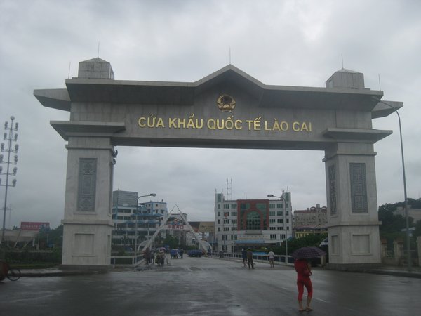 1. Crossing from Vietnam into China, Lao Cai-Hekou