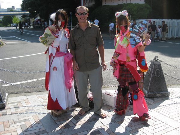 55. Posing with two Japanese girls, Jingu-bashi, Tokyo