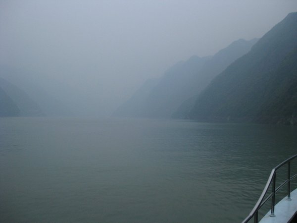 7. The first sight of Wu Gorge before 7am in the morning, Yangtze River