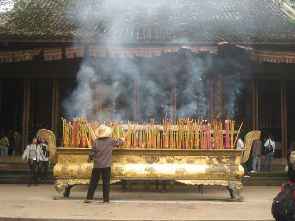 11. Incensetastic, Temple in Leshan