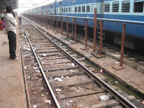 52. The rail tracks are as dirty as the rest of the city, Agra