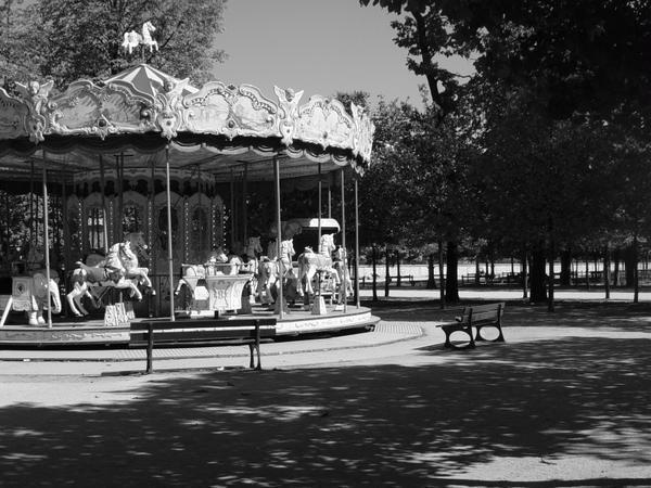Park outside the Louvre