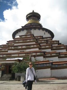 Stupa at Gigantse Monastery
