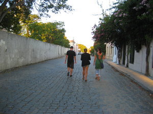 Walking the streets of Colonia