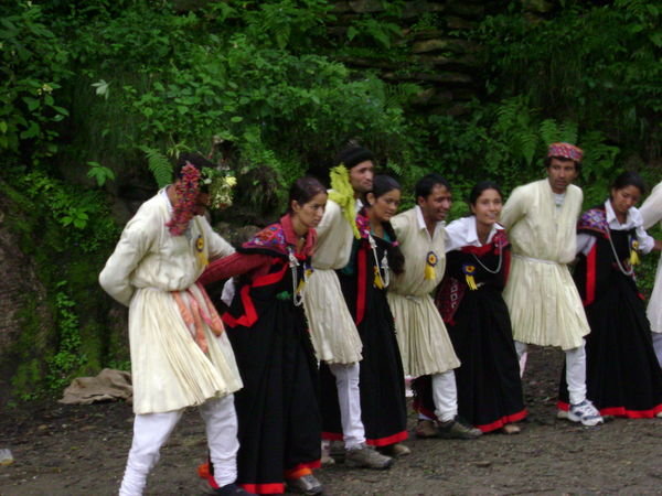 Dance in Burua