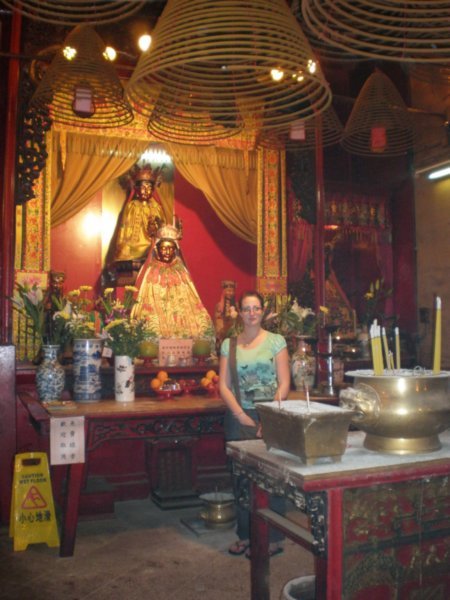 Jen in Man Mo temple 