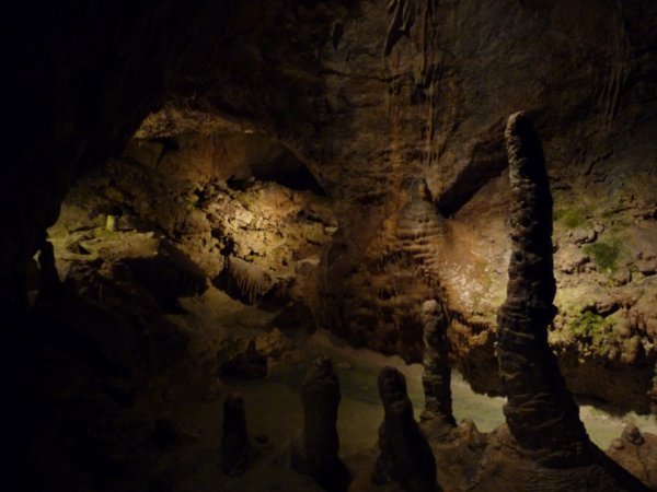 Palvoelgyi Cave