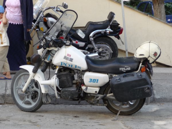 Police rides proper "Turkish" bikes