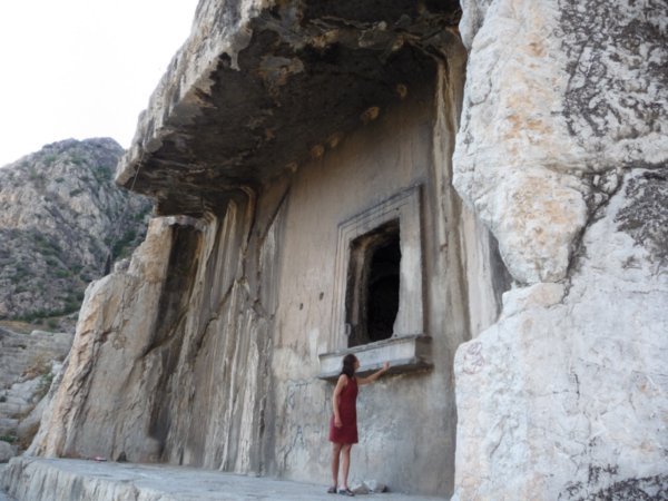 Huge Pontic rock tomb