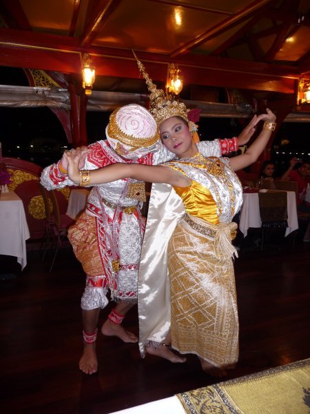 Traditional Thai dance on the boat