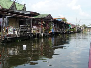 Living along the narrow canals