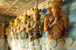 Gods praying towards the Reclining Buddha