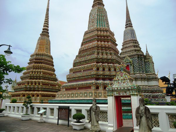 Inside Wat Pho 2
